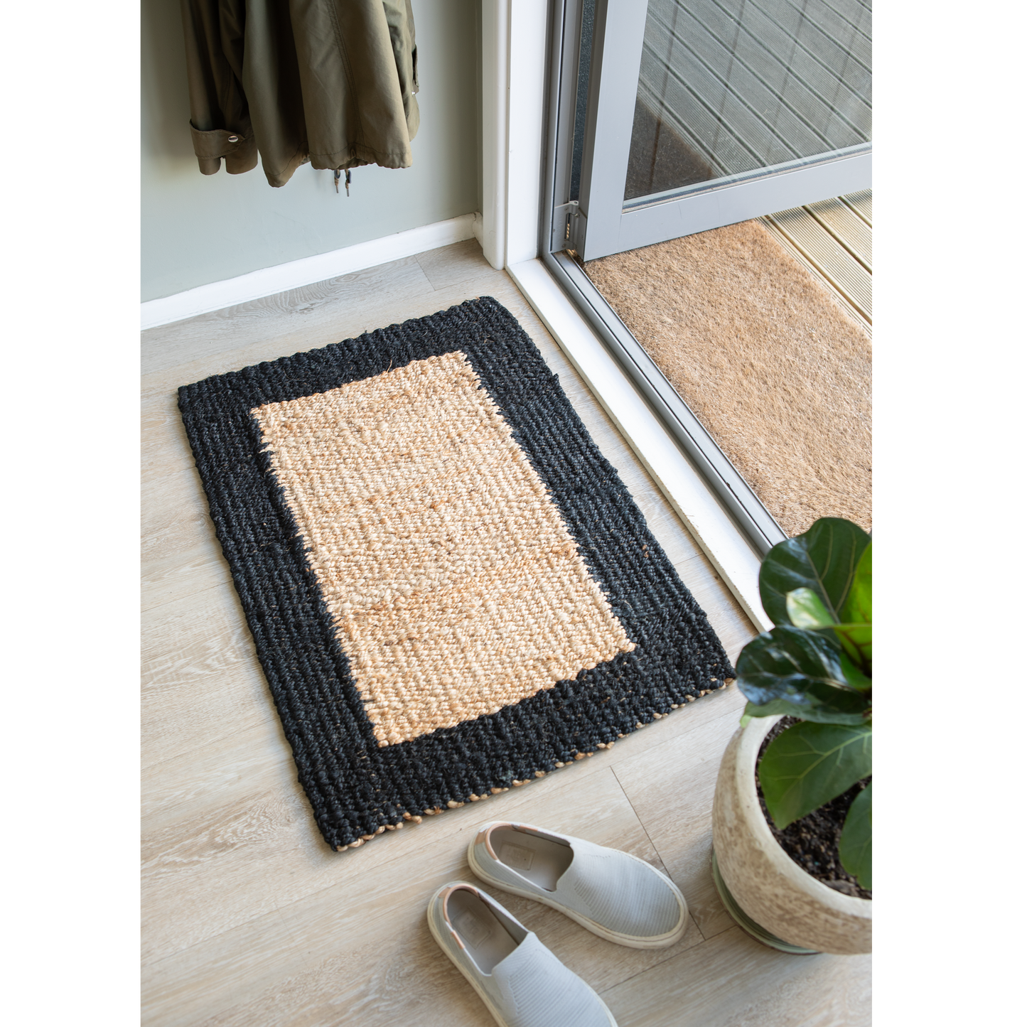 Woven-Border Jute Mats - Natural/Black
