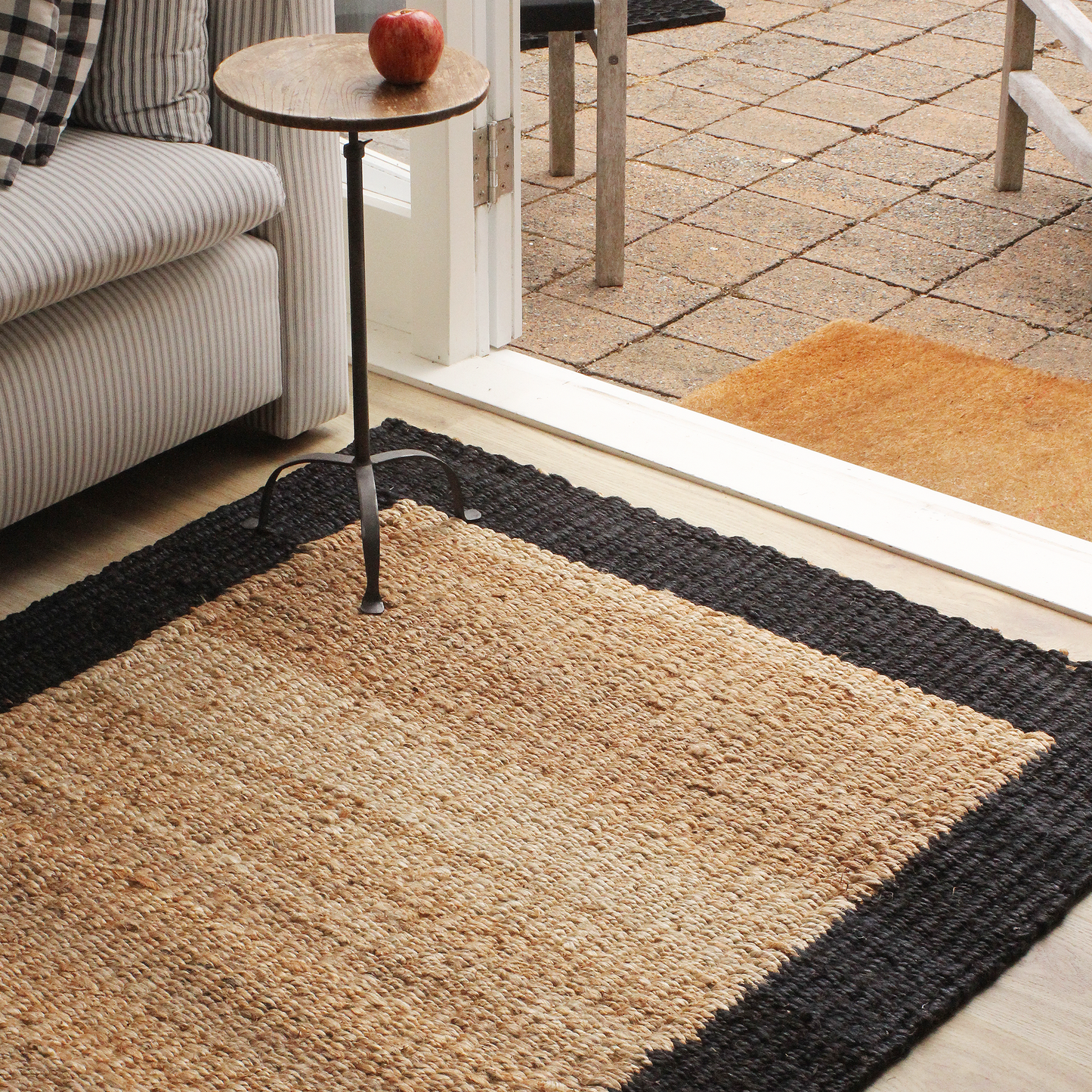 Woven-Border Jute Mats - Natural/Black